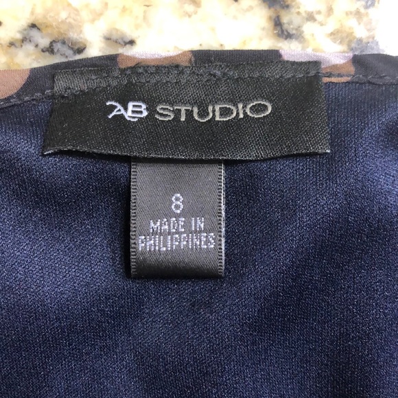 Dress - Picture 5 of 5